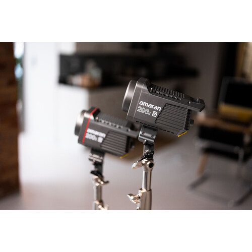 פנס לד Aputure Amaran COB Daylight 200d S