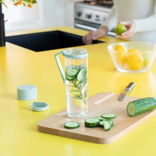 בקבוק מים 0.5 ליטר + מסננת פירות Make & Take, ללא BPA, מכסה ירוק ג׳ייד Brabantia