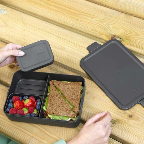 קופסת אוכל Bento גדולה 2 ליטר Make & Take פלסטיק ללא BPA אפור כהה Brabantia
