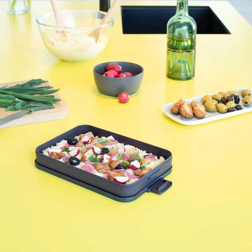 קופסת אוכל שטוחה 1.1 ליטר Make & Take ללא BPA אפור כהה Brabantia, בטוח לשימוש במיקרו, במקפיא ובמדיח, ללא BPA מומלץ. מחיר מבצע. מקט Y-202704 - עולם הפרזול 10