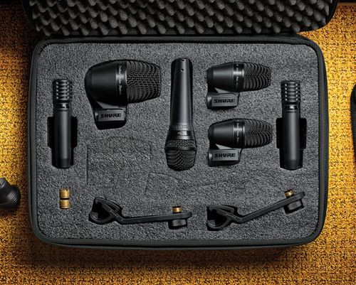 SHURE PGADRUMKIT6 - סט מיקרופונים לתופים במזוודה. שייך לקבוצת DMK