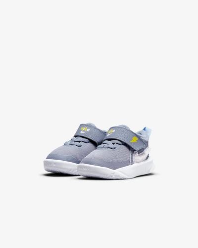 נעלי נייק Nike Team Hustle D10 | תינוקות