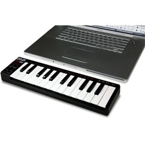 ‏מקלדת שליטה AKAI LPK25