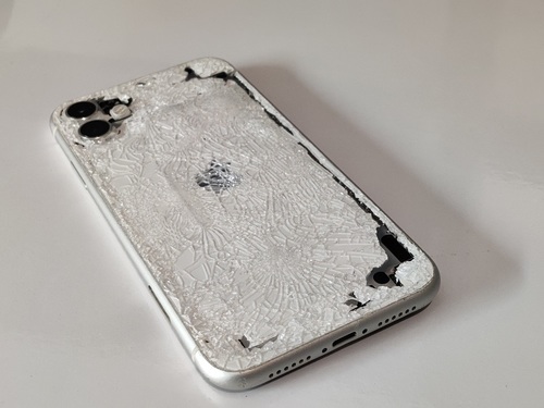 ‏החלפת פאנל אחורי Apple iPhone 11 אפל