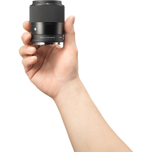 עדשה Sigma 23mm f/1.4 DC DN לסוני/פנסוניקעדשה Sigma 23mm f/1.4 DC DN לסוני/פנסוניק