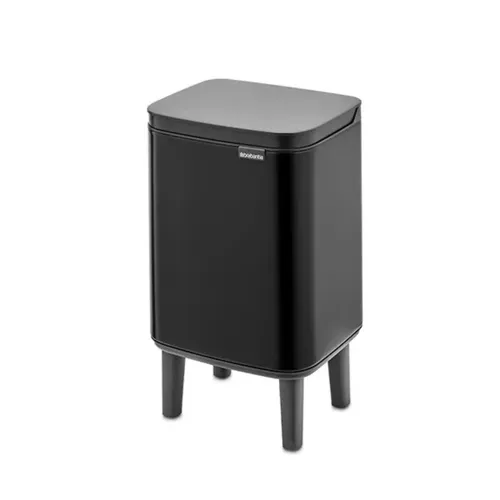 פח ברבנטיה לשירותים 4 ליטר - Brabantia BO שחור מתוך קולקציית פחי אשפה לשירותים (מבט קדמי) - קל לניקוי ותחזוקה לשמירה על מראה חדש ומבריק