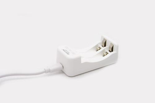 מטען ל2 סוללות בחיבור USB