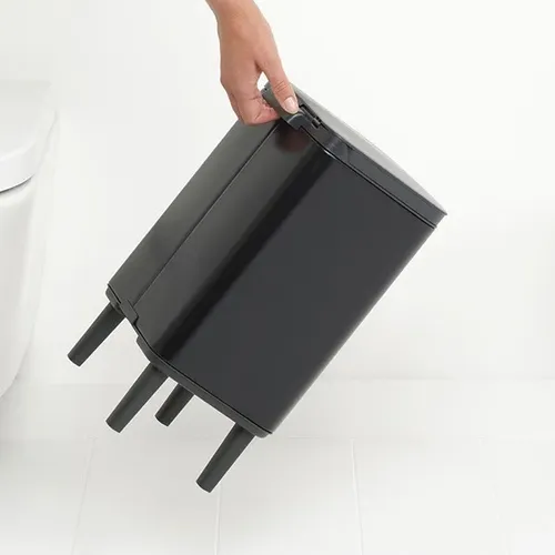 פח ברבנטיה לשירותים 7 ליטר - Brabantia BO שחור -24 מתוך קולקציית פחי אשפה לשירותים (תמונת מוצר) - פריט מעוצב לעיצוב חלל רחצה מודרני ויוקרתי