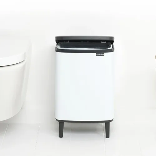 פח ברבנטיה לשירותים 12 ליטר - Brabantia BO לבן -24 מתוך קולקציית פחי אשפה לשירותים (מבט נוסף) - פתרון פונקציונלי ואסתטי לארגון הבית