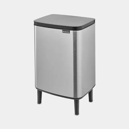 פח ברבנטיה לשירותים 12 ליטר - Brabantia BO מוברש -24 מתוך קולקציית פחי אשפה לשירותים (מבט קדמי) - פתרון פונקציונלי ואסתטי לארגון הבית