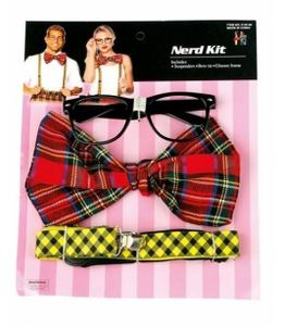 ערכת חנון: משקפי פלסטיק, פפיון ושלייקס