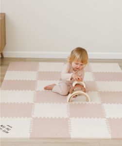 משטח פעילות פאזל מודולארי - ורוד/קרם