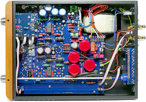 מגבר מנורות מבית UNISON RESEARCH דגם TRIODE 25