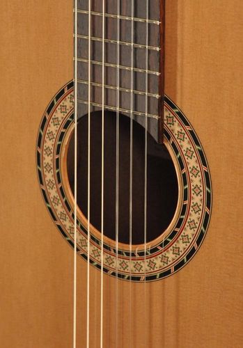 גיטרה ספרדית מוגברת Made in Spain Seville-EQ