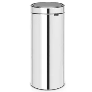 פח ברבנטיה למטבח 30 ליטר - Brabantia ניקל מבריק מתוך קולקציית פחי אשפה למטבח (תמונה ראשית) - שילוב מושלם בין נוחות שימוש יומיומית לסטייל נקי