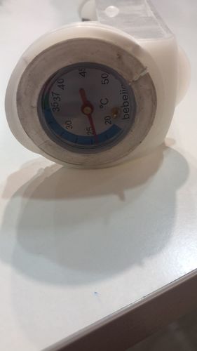 פקק עם טרמומטר לאמבטיית קטנטנים