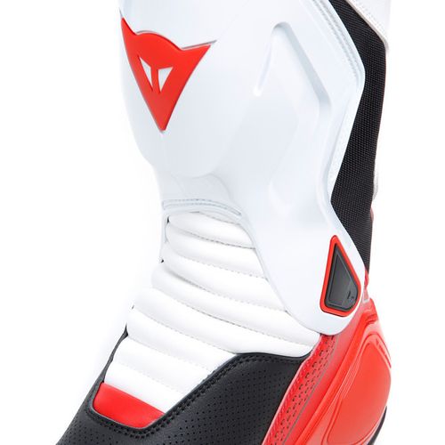 מגפי רכיבה דיינז לבן/ אדום/ שחור – DAINESE NEXUS 2 AIR