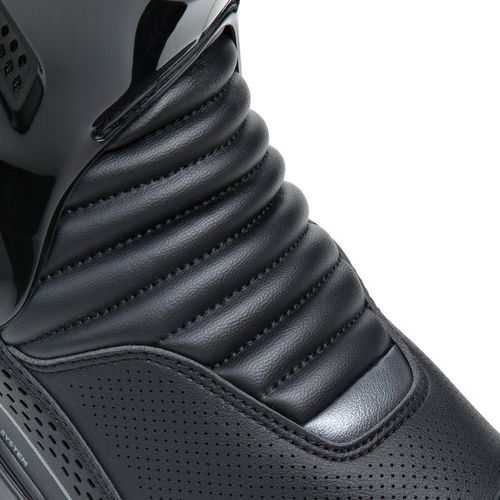 מגפי רכיבה דיינז שחור – DAINESE NEXUS 2 AIR