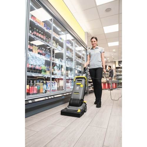 מכונה לשטיפה ושאיבת רצפות מקצועית דגם BR 30/4 KARCHER