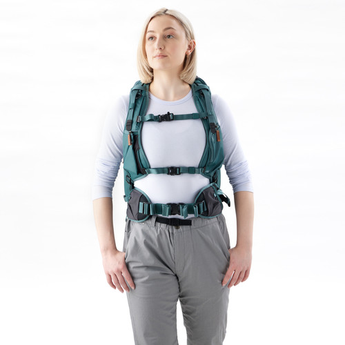 תיק גב Shimoda Designs 520-147 Explore v2 30L Women's Starter Kit with Medium Mirrorless Core Unit (Teal)