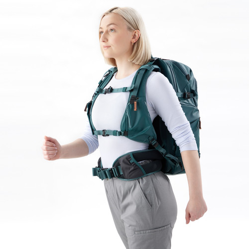 תיק גב Shimoda Designs 520-147 Explore v2 30L Women's Starter Kit with Medium Mirrorless Core Unit (Teal)