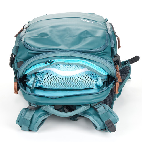 תיק גב Shimoda Designs 520-147 Explore v2 30L Women's Starter Kit with Medium Mirrorless Core Unit (Teal)