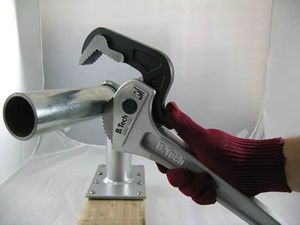 מפתח צינורת קקדו קל משקל ALU B.Tech ”14