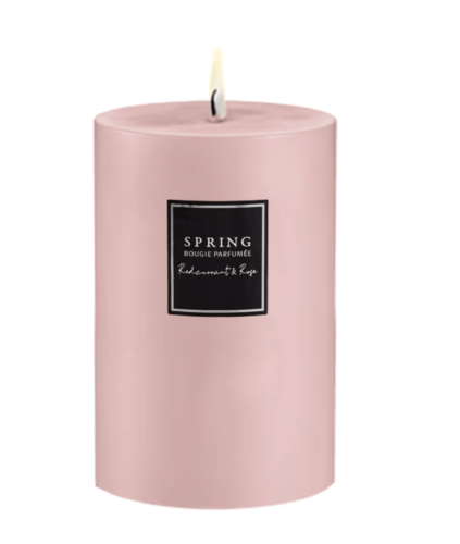 נר ריחני בגוון ורוד מעושן בניחוח REDCURRANT & ROSE 8*15