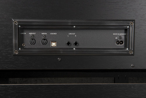 פסנתר חשמלי רהיט תוצרת גרמניה UP-405 עם מסך טאץ' ומקלדת עץ 88 קלידים שקולים בצבע שחור מאט 120405E מבית GEWA (Germany)