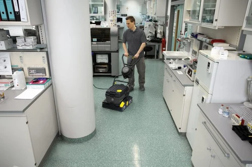 שטיפת ושאיבת רצפות BR 40/10 KARCHER