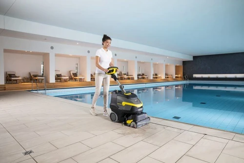 שטיפת ושאיבת רצפות BR 35/12 KARCHER