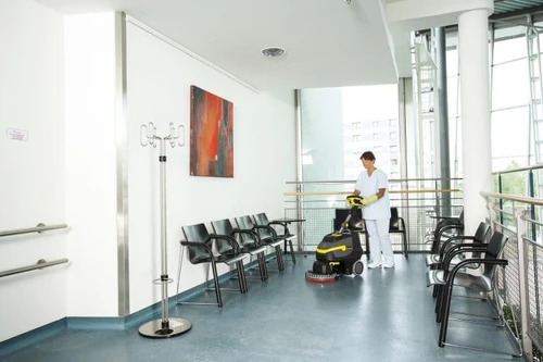 שטיפת ושאיבת רצפות BD 38/12 KARCHER