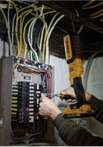 פנס שתי מצבים דיוולט DEWALT DCL050 20V
