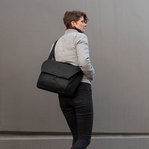 תיק צד Peak Design Everyday Messenger v2 13L Black