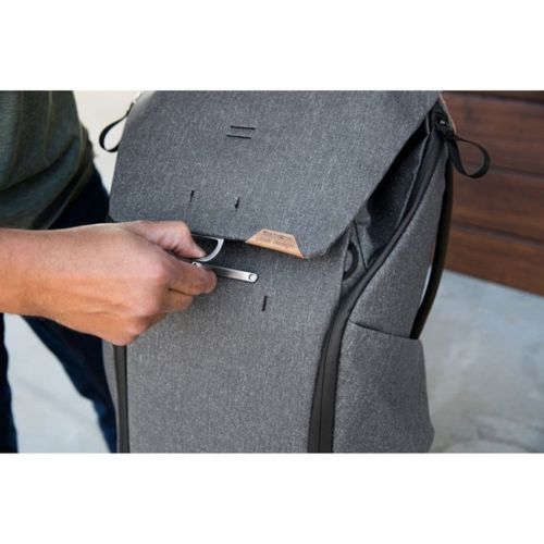תיק גב Peak Design Everyday Backpack v2 30L Charcoal