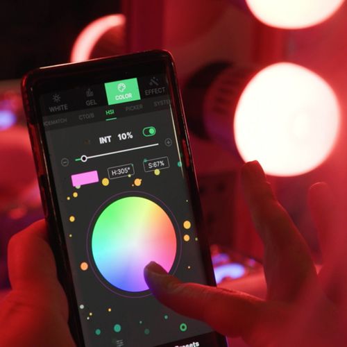 קיט 8 פנסי לד צבעונים Aputure ACCENT B7C בקופסה נטענת