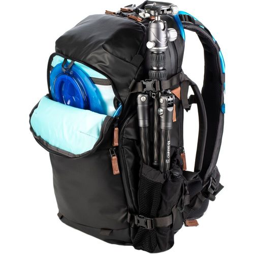 תיק גב Shimoda Designs 520-152 Explore 25L v2 Starter Kit with Small Mirrorless Core Unit (Black)
