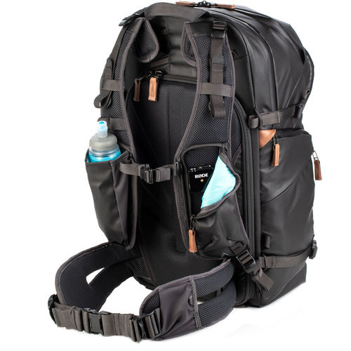 תיק גב Shimoda Designs 520-160 Explore v2 35L Starter Kit with Medium DSLR Core Unit (Black)