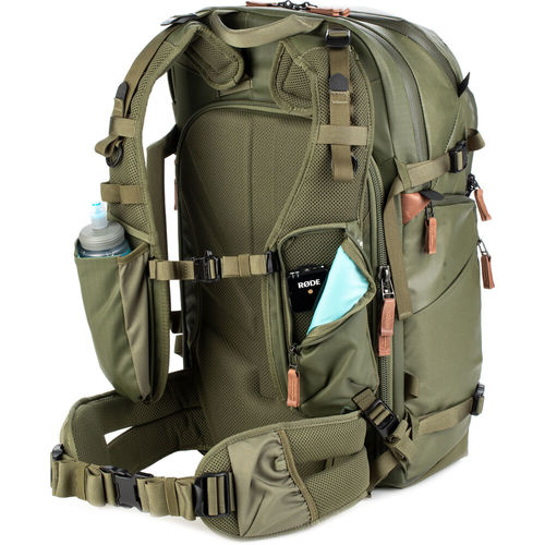תיק גב Shimoda Designs 520-161 Explore v2 35L Starter Kit with Medium DSLR Core Unit (Army Green)