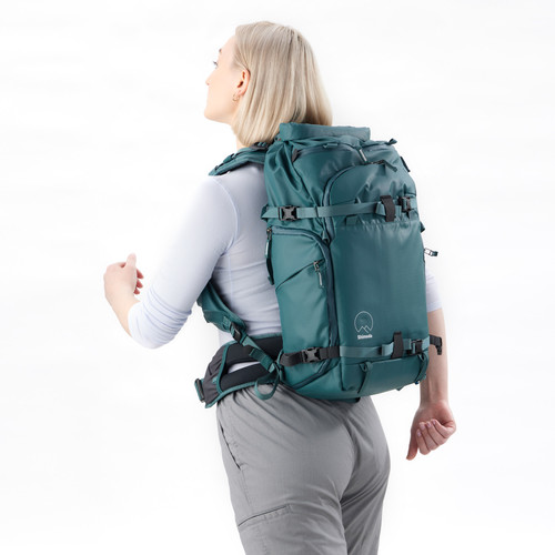 תיק גב Shimoda Designs 520-121 Action X25 V2 Women's Starter Kit With Small Mirrorless Core Unit (Teal)