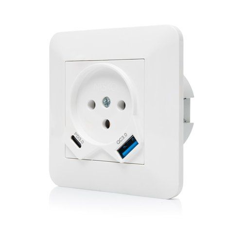 שקע כח עם מטען USB כפול מהיר TYPE C+A PD במארז בליסטר  Nisko 
