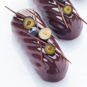 תבנית סיליקון 5 שקעים MARTELLATO TWIST ECLAIR