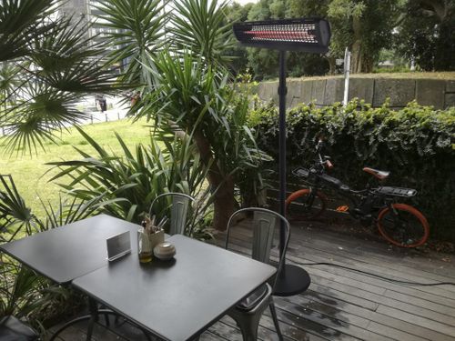 מחמם חוצות חשמלי עמוד מלבני 2500W צבע שחור AMC37094 אמגזית