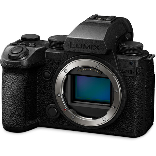 גוף בלבד מצלמת מירורלס Panasonic Lumix S5 IIX