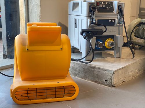 מתאם תקע גרמני ל 3 שקעים ישראלים