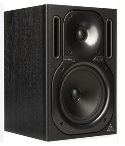 רמקול מקצועי מוגבר מבית BEHRINGER דגם B2030