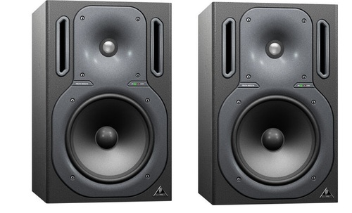 רמקול מקצועי מוגבר מבית BEHRINGER דגם B2031