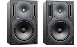 רמקול מקצועי מוגבר מבית BEHRINGER דגם B2031