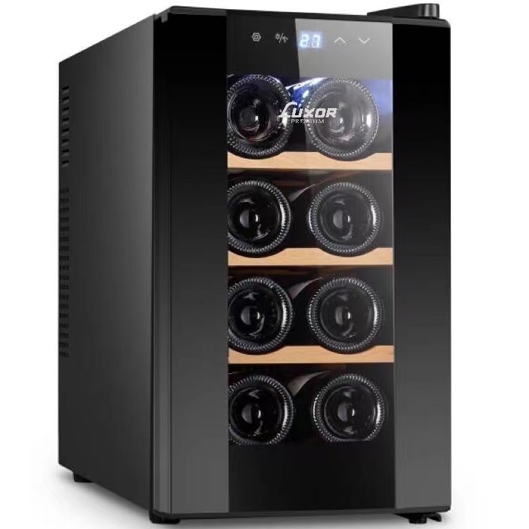מקרר יין 8 בקבוקים דגם BCW25A מבית Luxor Premium צבע שחור