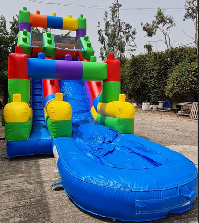מגלשה צבעונית גדולה